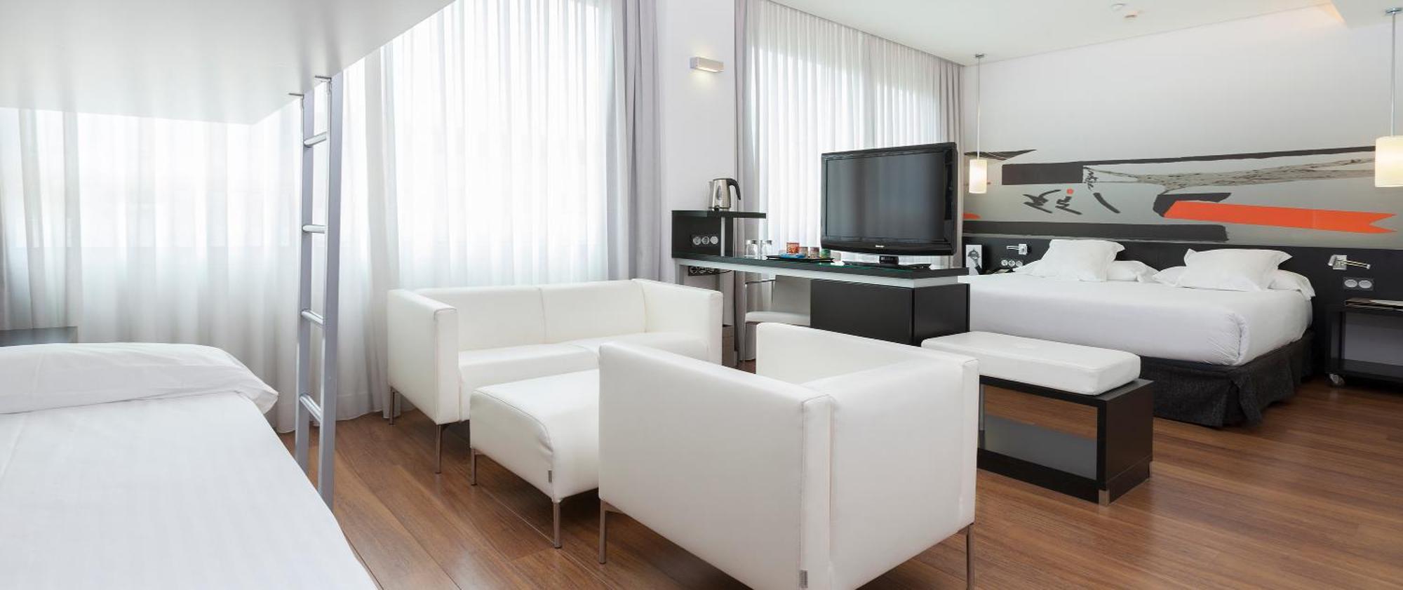 Familiy Room airport shuttle